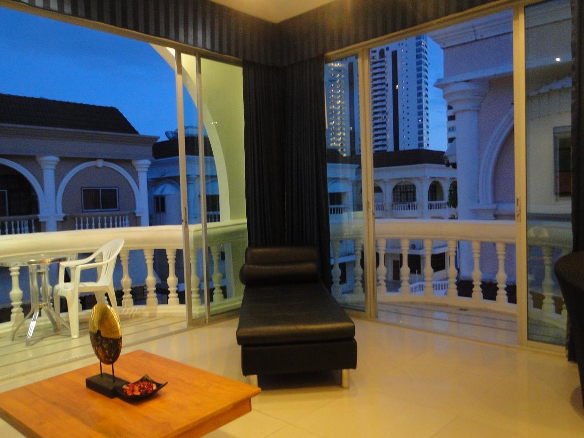 East Suites Pattaya Ngoại thất bức ảnh